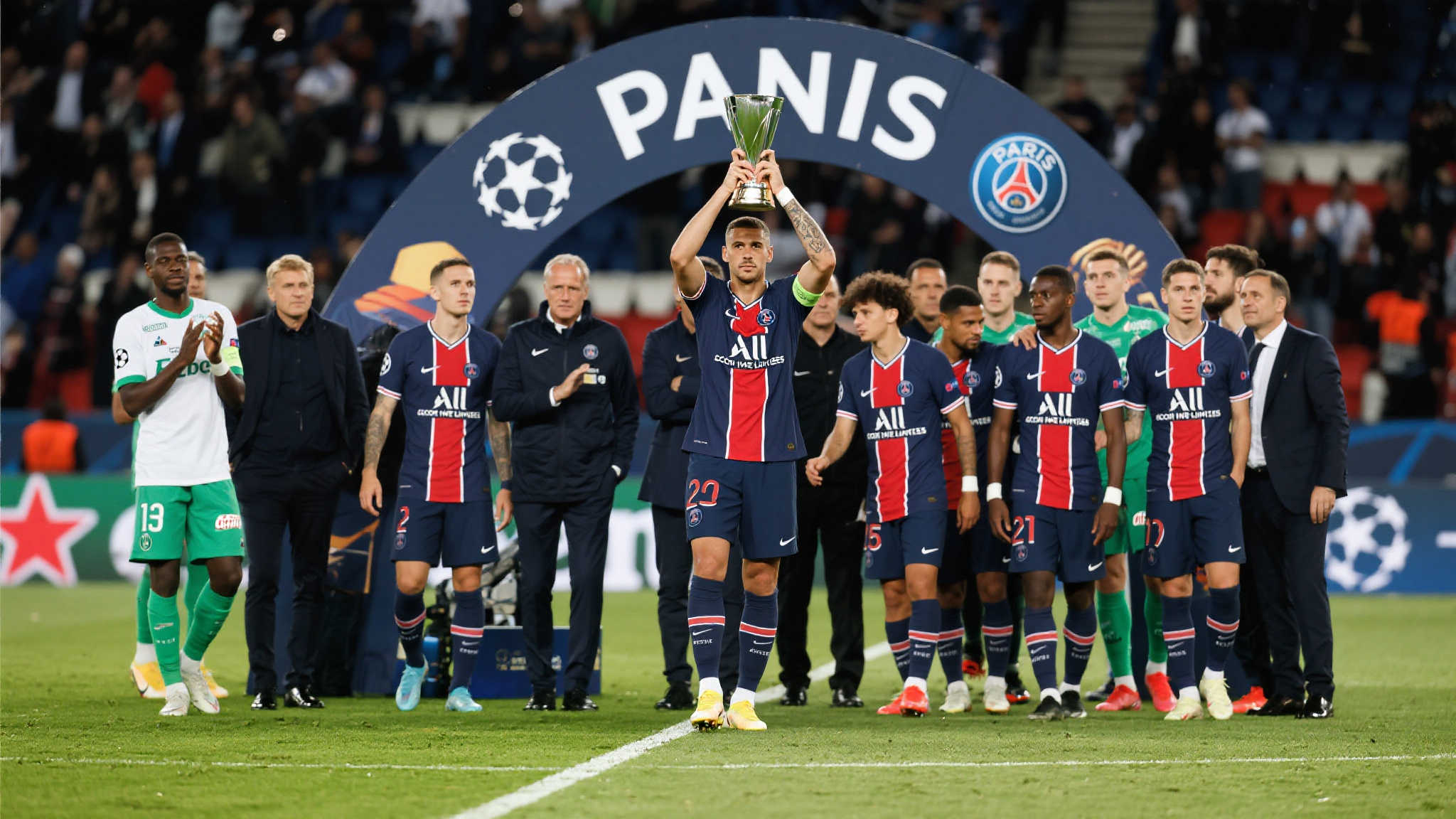 欧洲最新排名：皇马强势登顶，巴黎夺冠却未升反降